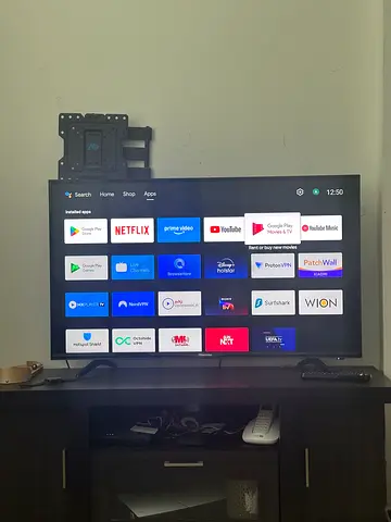 Hisense 43 incl TV for urgent sale