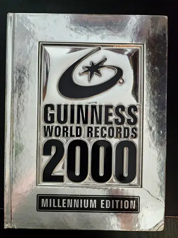 Guinness World Records 2000 (Millennium Edition) - Hardcover