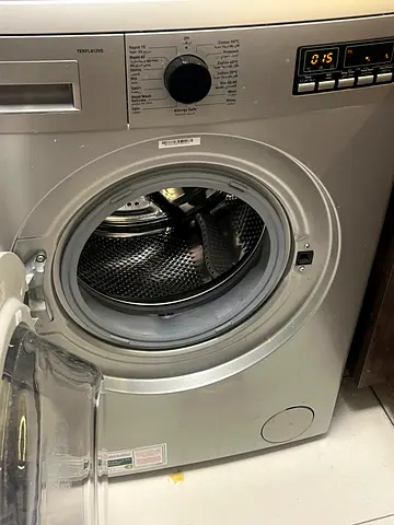 Front-load washing machine - very good working condition