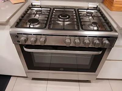 Hoover Five Burner full gas cooker size 90cm with Oven fan