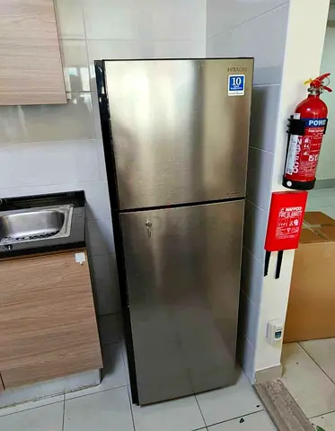 Hitachi refrigerator  360 liter capacity neat medium size neat and clean perfect working