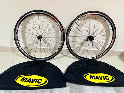 Fulcrum Racing 5 Wheelset Bundle – Excellent Condition (with tires and magic bags)