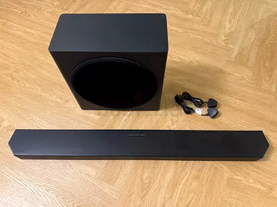 Samsung soundbar Q Series with wireless subwoofer - excellent working condition