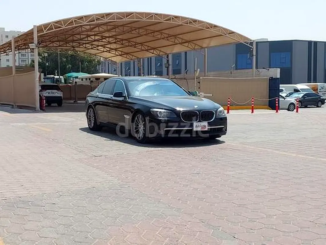 BMW 7-Series 2011 — photo 1 of 20