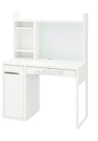 Micke office desk for free