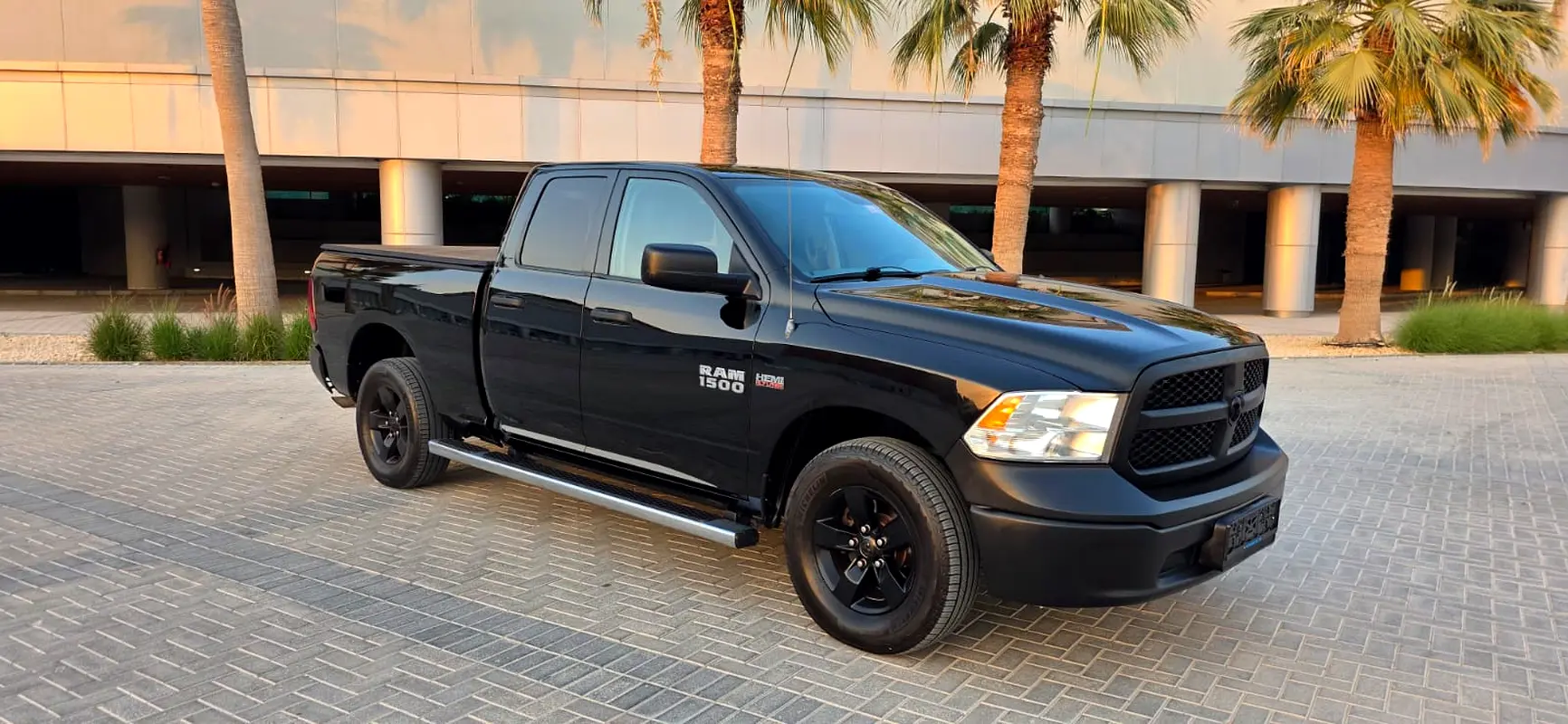 Dodge Ram 2013 — photo 1 of 16