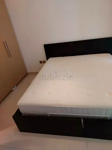Ikea hydraulic Bed with mattress