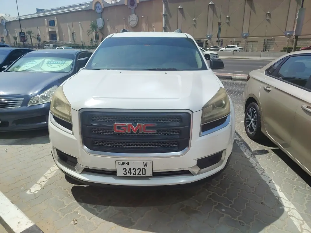 GMC Acadia 2016 — photo 1 of 6