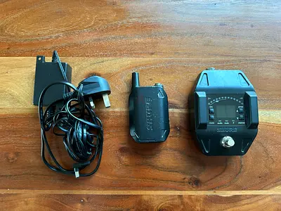 Shure GLX-D Guitar Wireless System GLXD6 Pedal Receiver + GLXD1 Transmitter + Charger