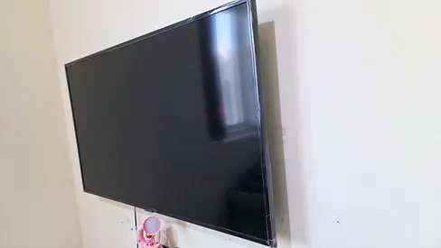 43 inch Samsung TV for sale