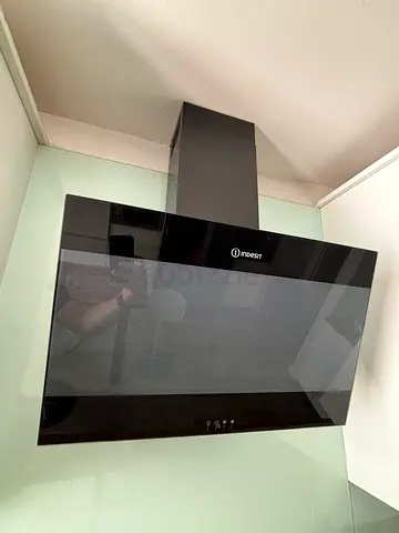 Indesit 60cm Angled Chimney Cooker Hood – Modern Black Glass