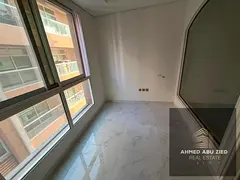 Master bedroom, large living room, spacious kitchen, 2 bathrooms, high-end finishing, built-in wardr