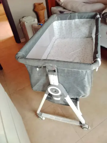 Baby Bedside Crib / Bassinet - Brand New