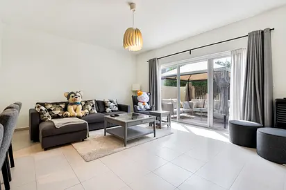 Bright & Airy 2BR | Family-Friendly w/ Pool & Gym | Furnished | Flexible term