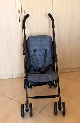 Never used, Lightweight Umbrella Stroller - Compact and Foldable, Good Condition