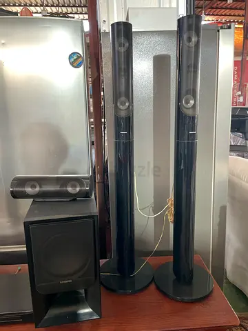 Samsung 5.1 Surround Sound Speaker Set with Subwoofer - Good Condition