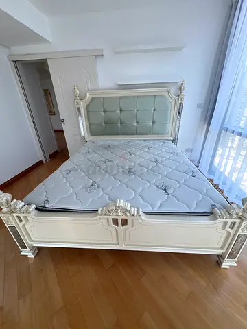 IMMEDIATE SALE PICKUP TODAY White antique Ornate Queen Size Bed Frame with Mattress - Good Condition