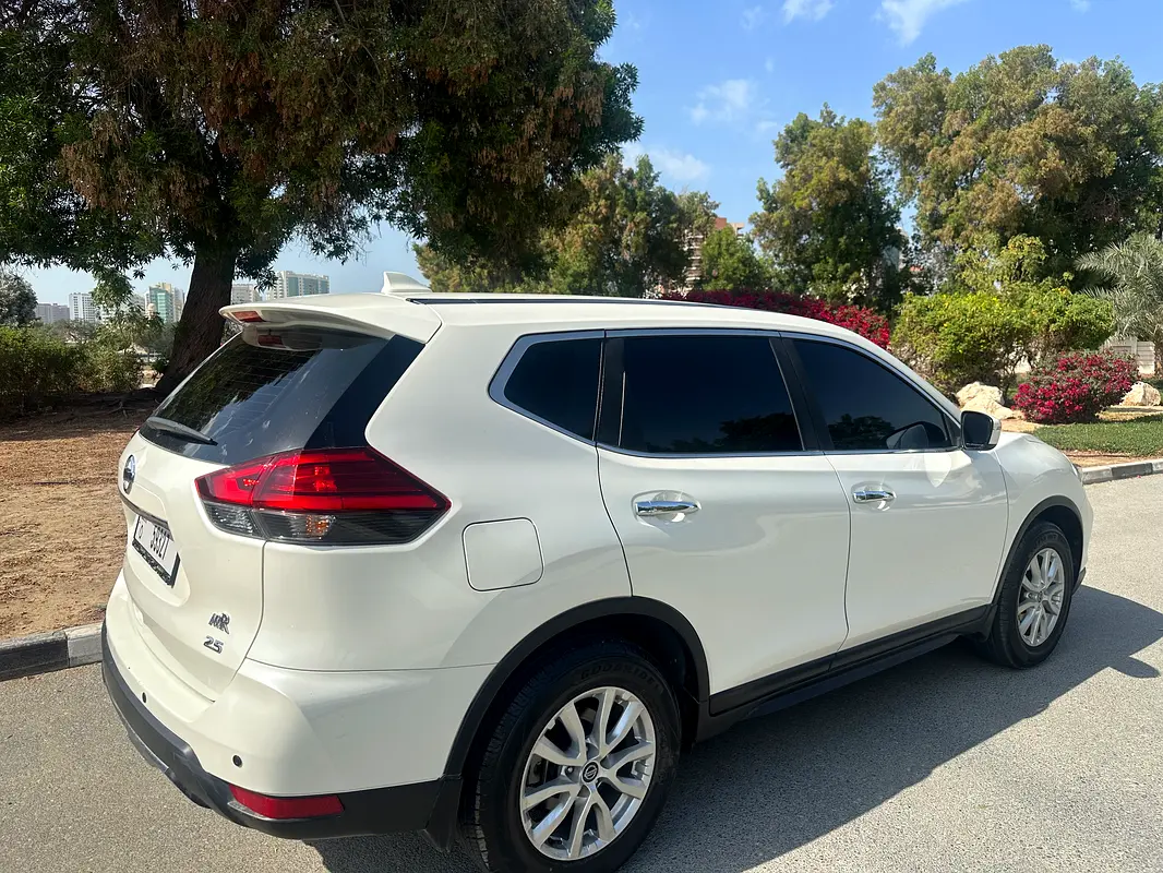 Nissan X-Trail 2019 — photo 1 of 7