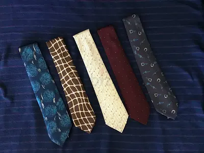 5 Original Vintage ANDRE GHEKIERE (FRANCE) Classic Silk Ties