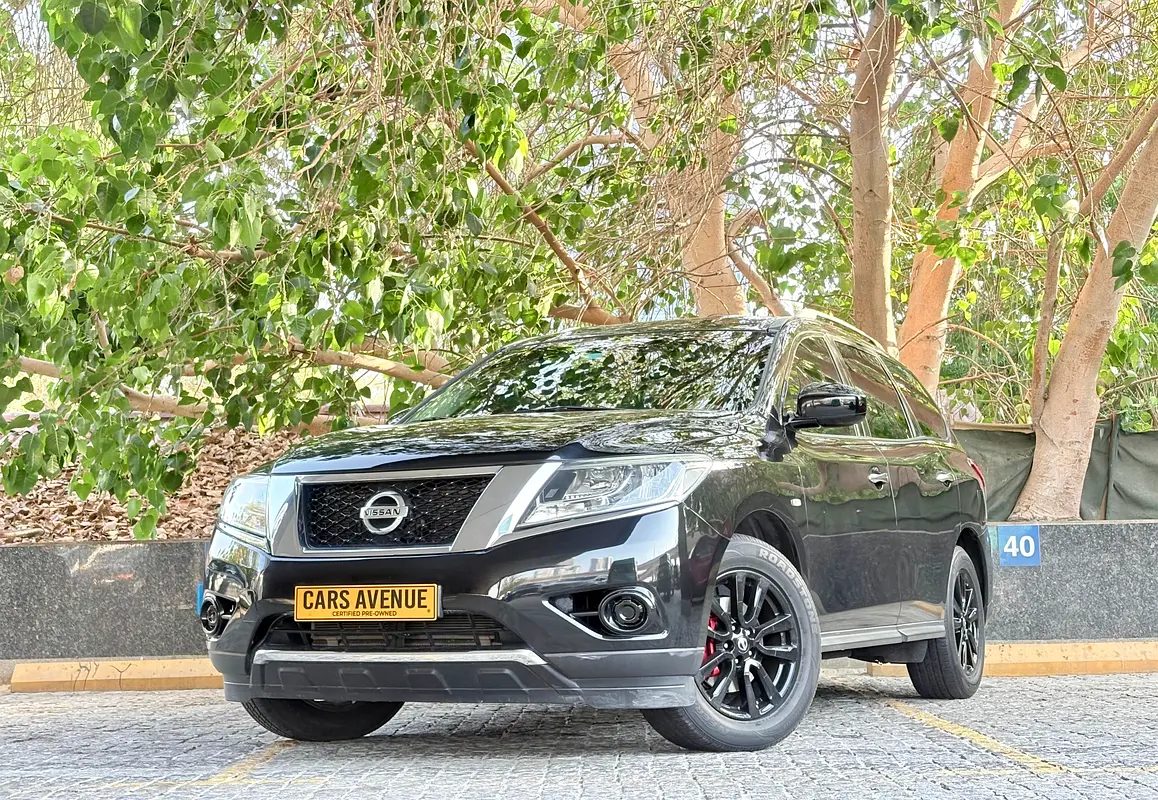 Nissan Pathfinder 2015 — photo 1 of 13