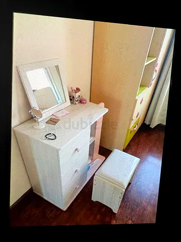Dresser in great condition (price dropped) (MOVING) for only AED 120!
