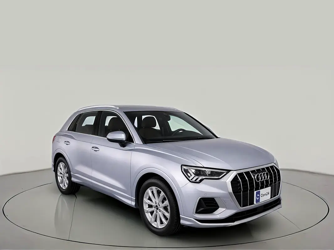 Audi Q3 2023 — photo 1 of 11