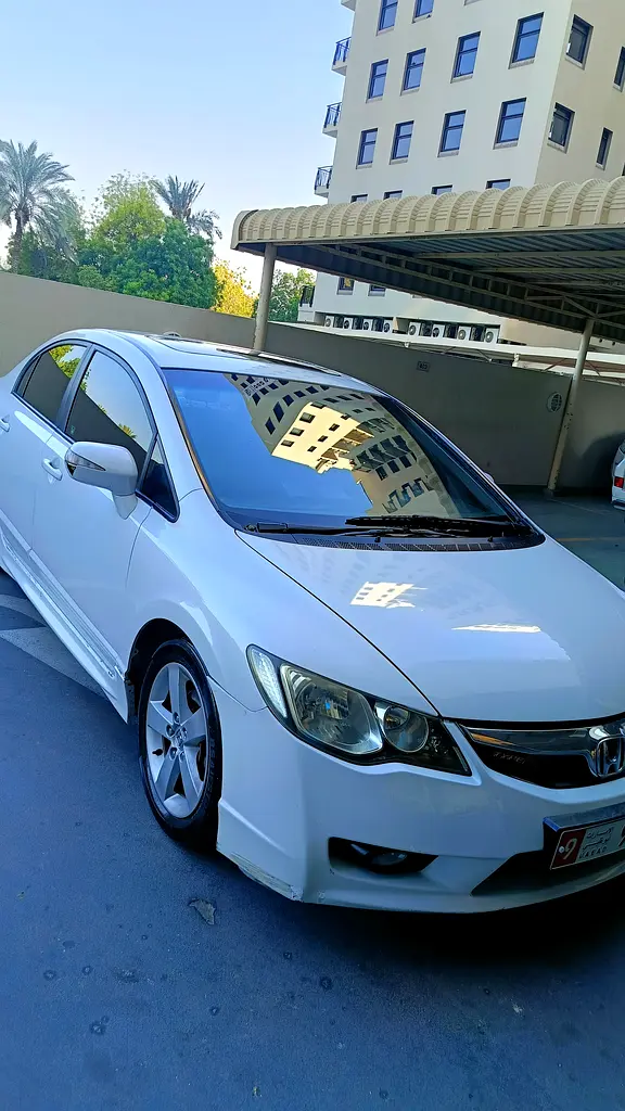 Honda Civic 2009 — photo 1 of 16