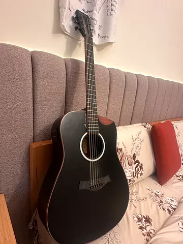 Kadetice Acoustic-Electric Guitar with Built-in Preamp
