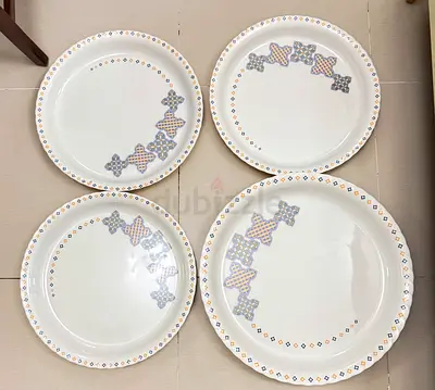 Set of 4 Decorative Ceramic Dinner Plates - Good Condition