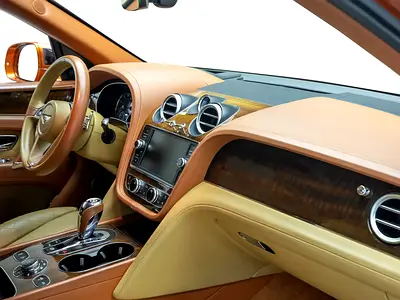 صورة 10 لـ 2016 Bentley BENTAYGA