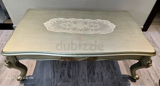 Vintage-style decorative one coffee and two side table with carved legs