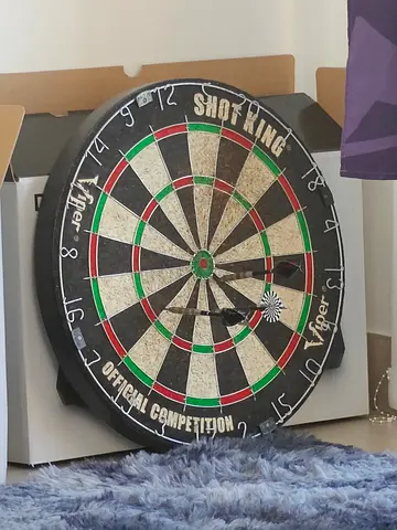 Shot King Official Competition Dartboard with Mounting Case