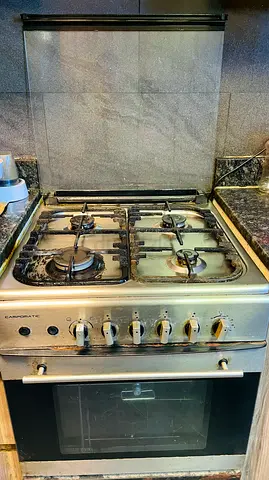 Used Built-in 4-Burner Gas Cooker with Oven - Stainless Steel