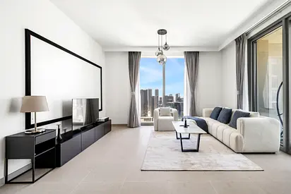 Luxury 2 BR | Downtown Boulevard City View | Great Amenities