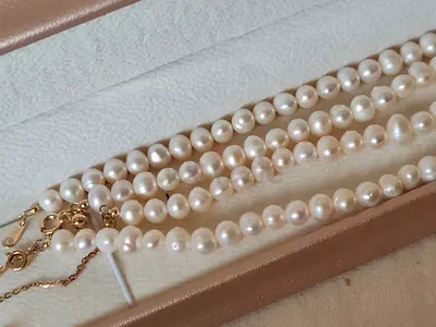 Pearls necklaces