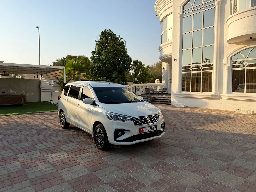 Suzuki Ertiga 2024 — photo 1 of 10