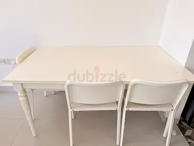 IKEA TABLE Expandable WITH 6 CHAIRS