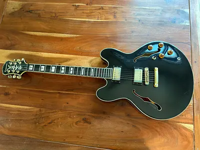 Epiphone Sheraton II Black Beauty - Gold Hardware - Korean Samick - Soft Case - Excellent Condition