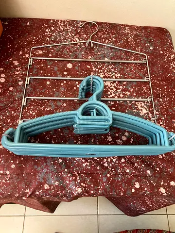 14 hangers + 1 x trouser hanger