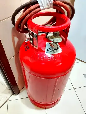 Gas cylinder (Ajman) with pipe and regulator 20L