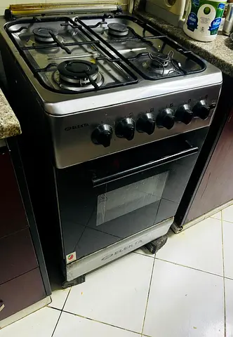 Used Elekta 4-Burner Freestanding Gas Stove with Oven - Good Working Condition