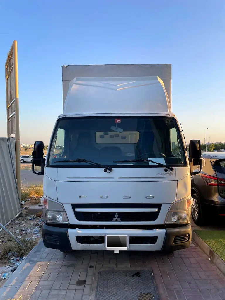 Mitsubishi Canter 2017 — photo 1 of 18
