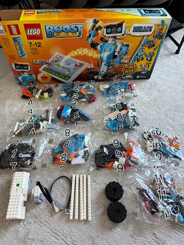 LEGO Boost 17101 Robot Kit
