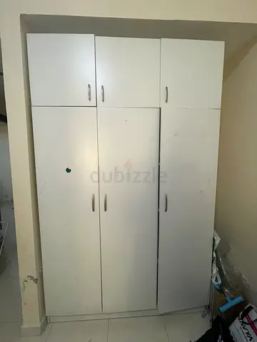 3-Door Wardrobe in Excellent condition
