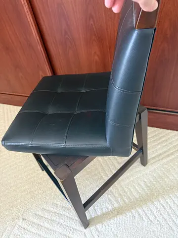2 swivel chairs