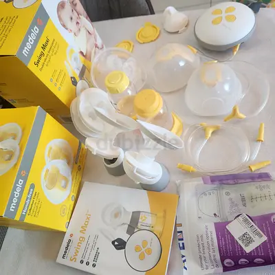 Medela Swing Maxi double electric breast pump with accessories
