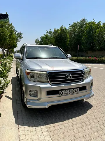 Toyota Land Cruiser GXR 2014 GCC Specs - Excellent Condition