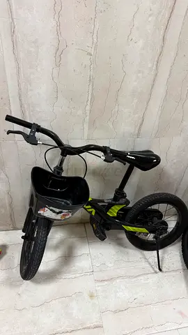Kids Bicycle along with side wheels