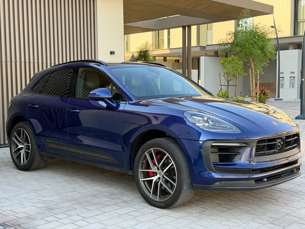 Porsche Macan 2024 — photo 1 of 13