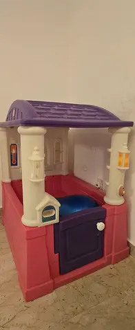 Step2 Playhouse / Kids Indoor Play Cottage - Good Condition